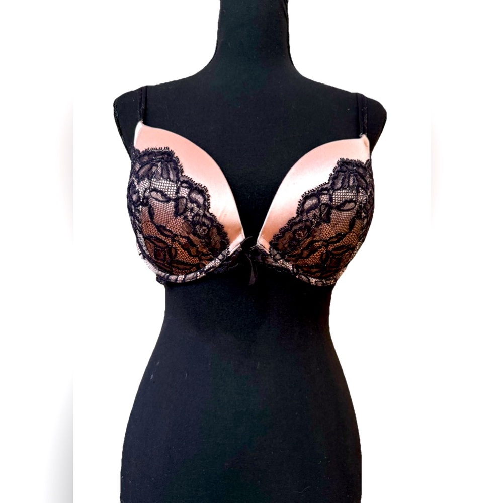 Victoria's Secret Black and Pink Push-Up Bra